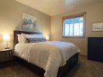 3rd bedroom with Queen size bed with large walk in closet